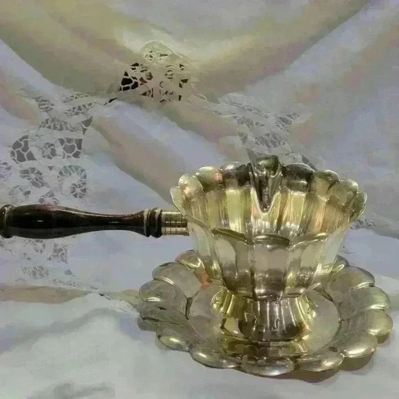 VTG-De Uberti -Italian Gravy Boat - Picture 1 of 5